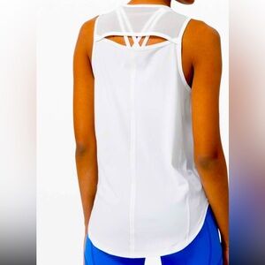 LULULEMON SCULPT TANK WHITE COLOR SIZE 4 PTP 15” NWT